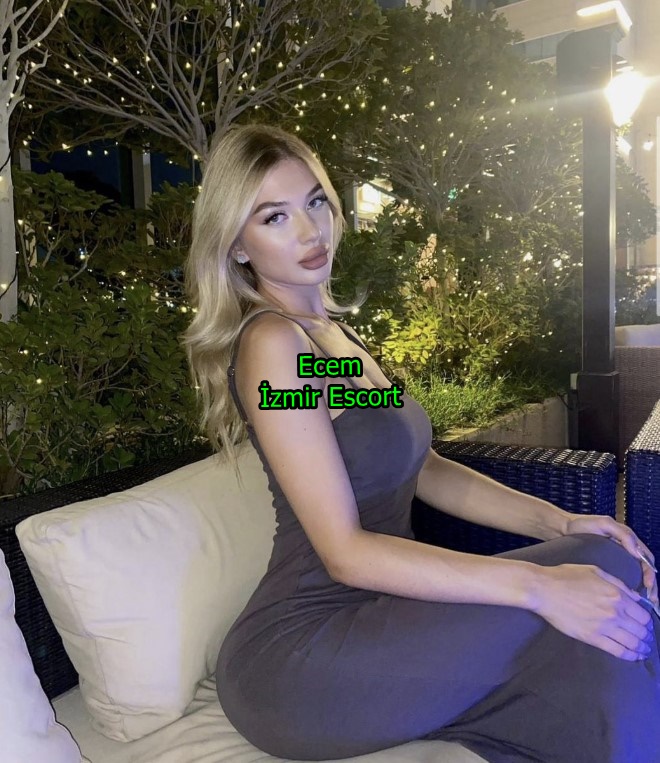 izmirescortecem-3 İzmir Eskort Ecem Olarak Partnerimin Zevk Almaması Mümkün Değil